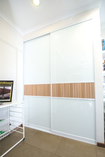 Louvre Timber Slat Doors and White Glass